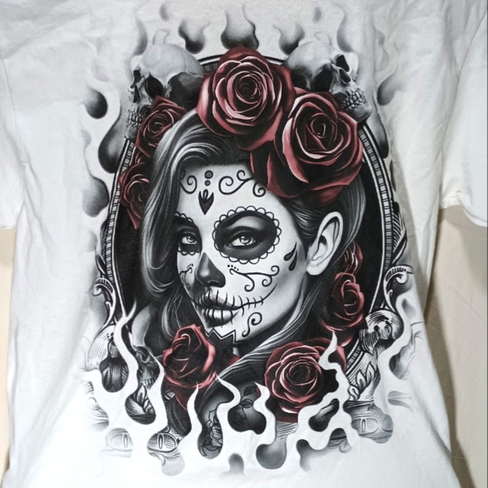 Beautiful Sugar Skull Dia De Muertos Floral Smoke Woman. Medium great condition